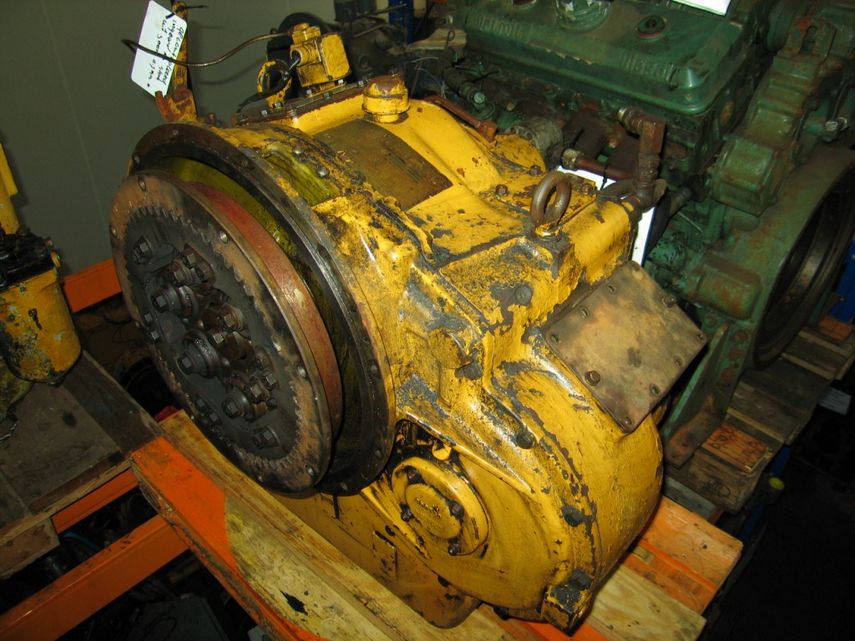 Caterpillar tipo 7211 red 4,48:1 442 h.p a 1800 r.p.m reparada lista