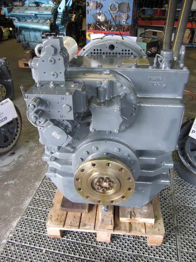 Twindisc Modelo: MG 5225 DC Potencia: 960 HP 1800 r.p.m