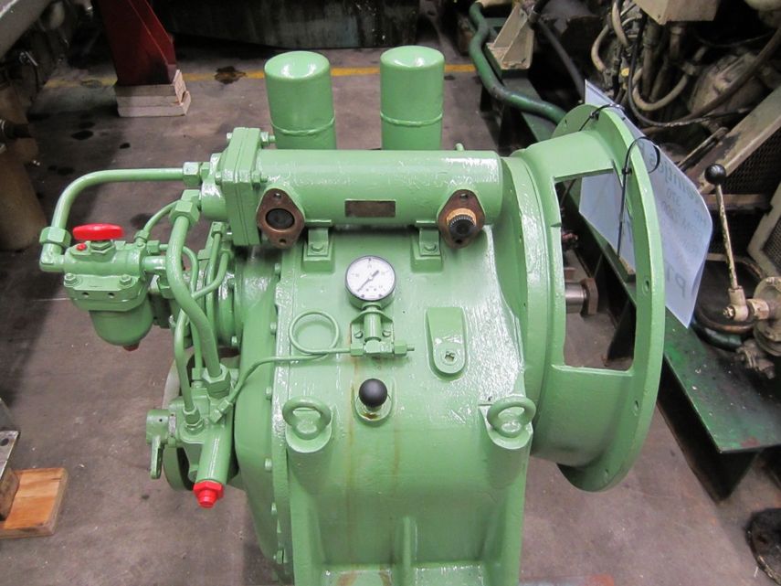 Reintjes Modelo: VGA 180 Potencia: 370 HP 2200 r.p.m