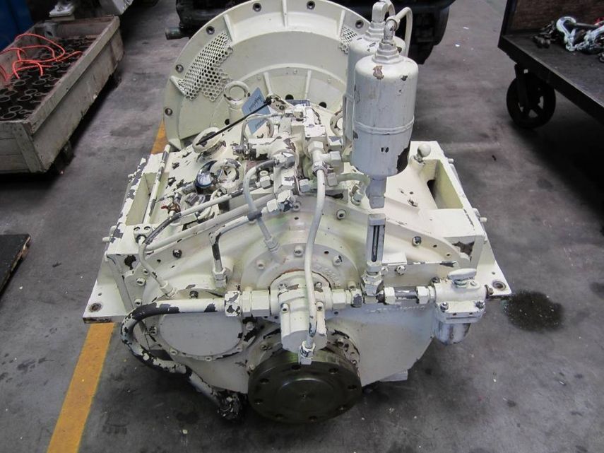 Reintjes Modelo: Waf 340 Potencia: 636 HP 1800 r.p.m