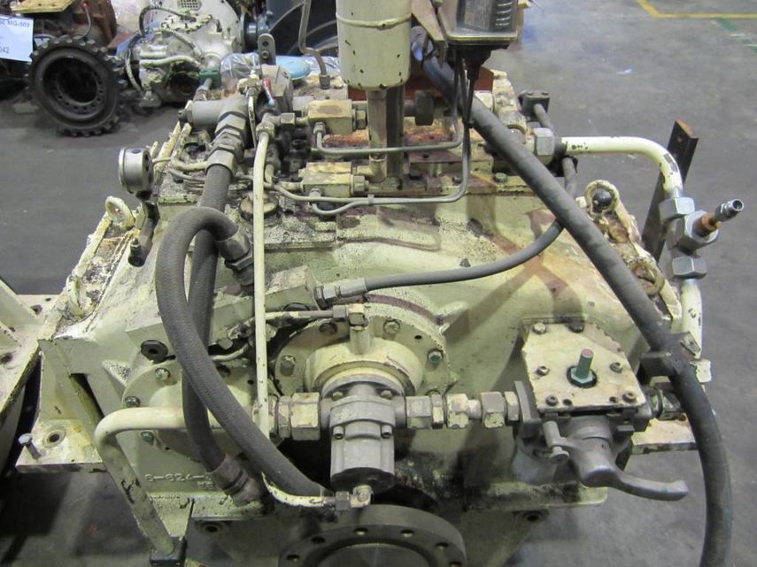 Reintjes Modelo: WAF 560 Potencia: 810 HP 1800 r.p.m