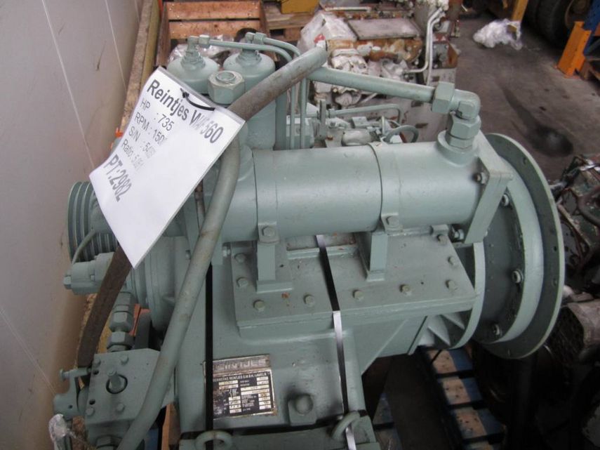 Reintjes Modelo: WAF 560 Potencia: 735 HP 1500 r.p.m