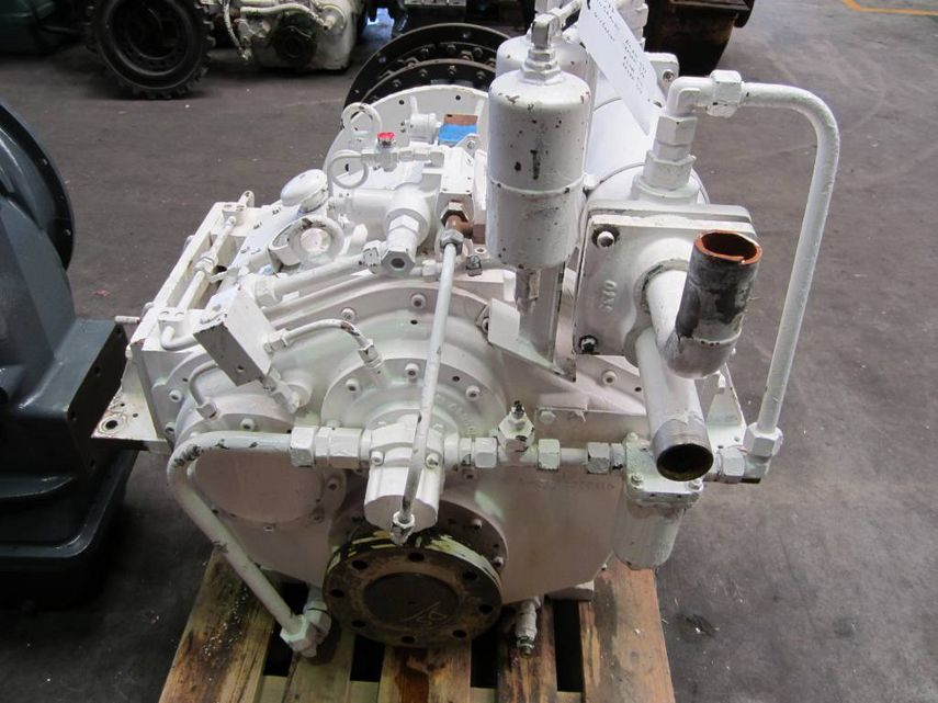 Reintjes Modelo: Waf 340 Potencia: 685 HP 1800 r.p.m