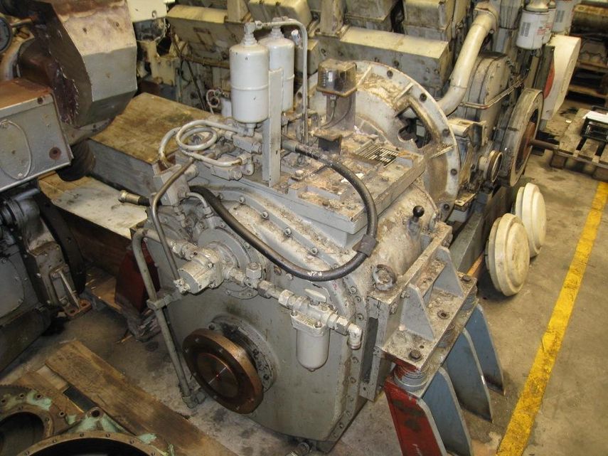 Reintjes Modelo: Waf 460 Potencia: 800 HP 1800 r.p.m