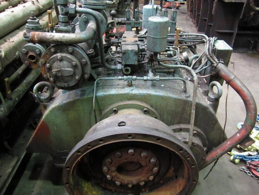 Reintjes Modelo: WAV 1430 Potencia: 1200 HP 900 r.p.m