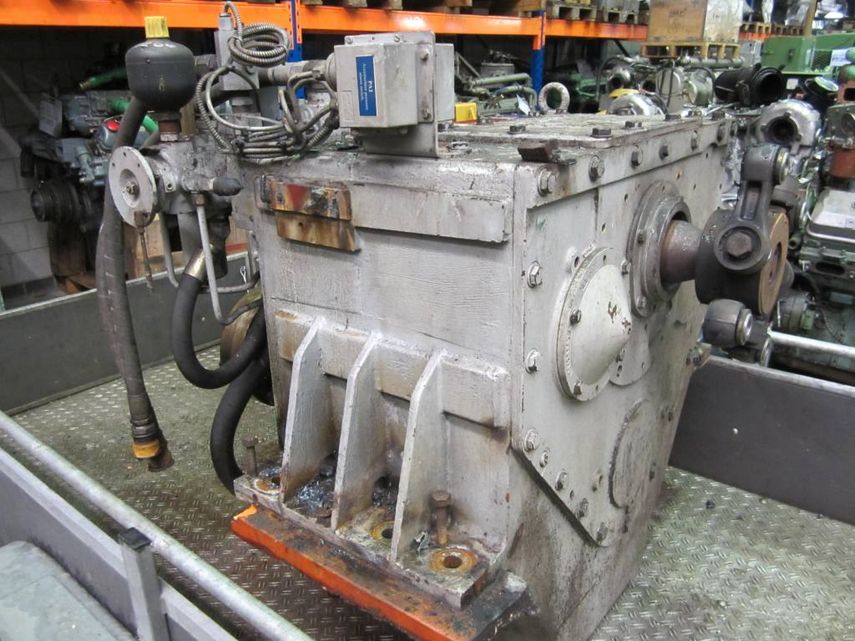 Masson Modelo: zw3200 Potencia: 840 HP 1800 r.p.m